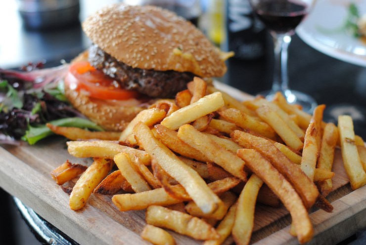 la-penderie-paris-mega-cheese-burger